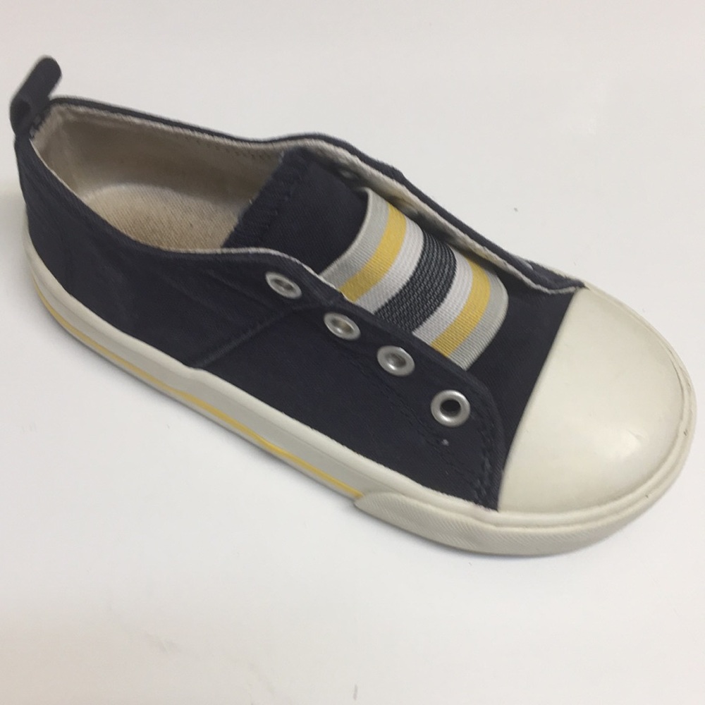 Old Navy Slip on Size 9 (3T)